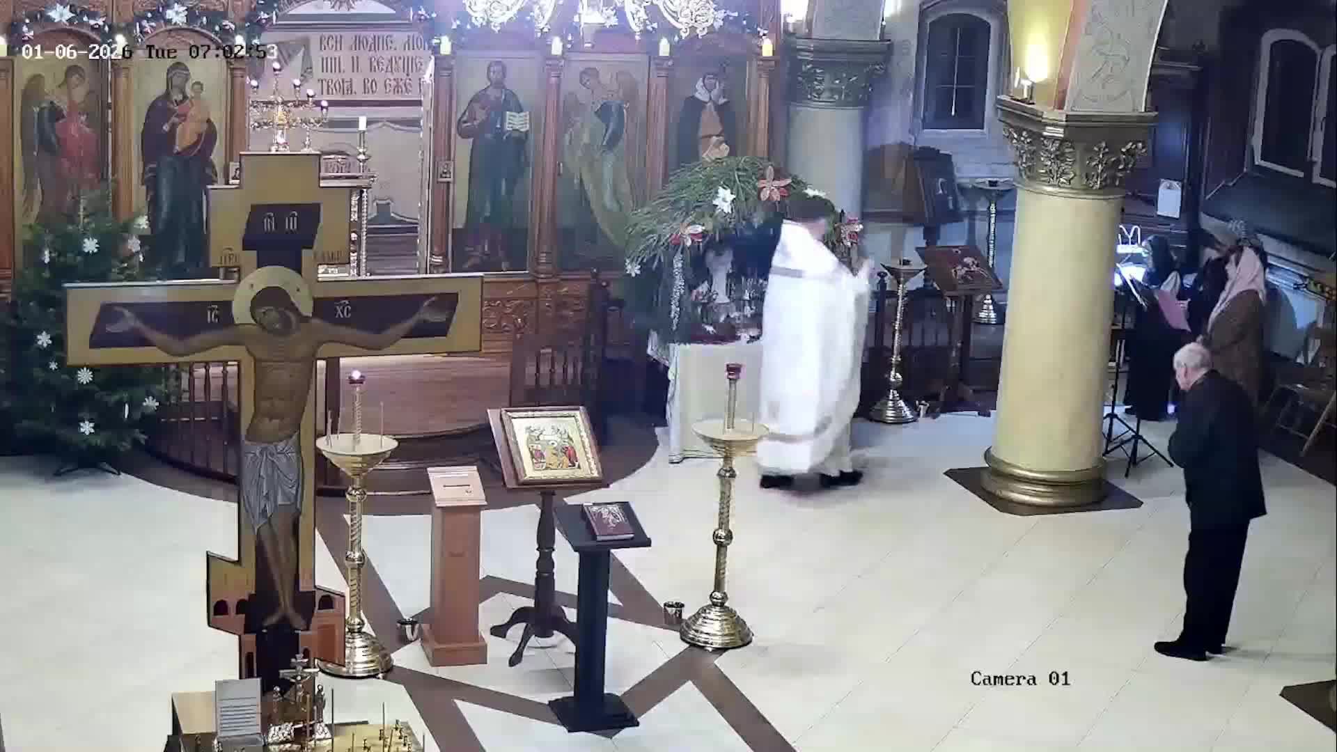 Царские часы, вечерня Литургия Василия Великого. 06.01.2026 в 7-00. смотреть онлайн