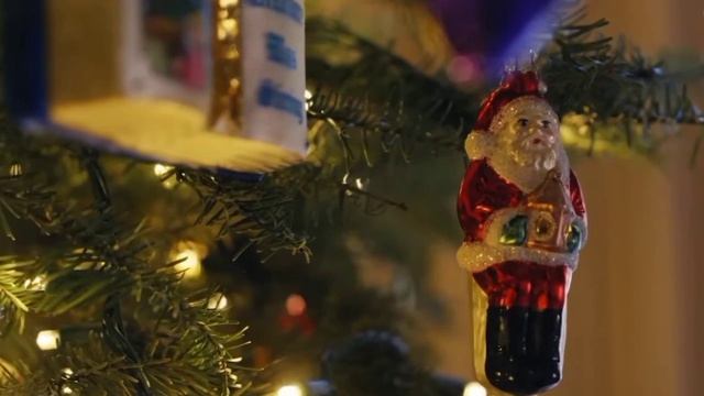 Как знаменитости празднуют Рождество смотреть онлайн