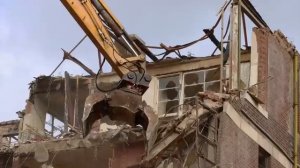 Снос зданий | Экскаватор JCB JS360LC с большой грузоподъемностью | Множество АВАРИЙ И ОБРУШЕНИЙ СТЕН