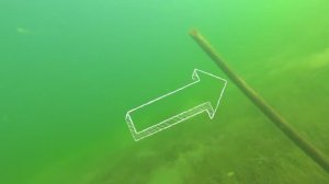 Нашёл лом "Академика" под водой