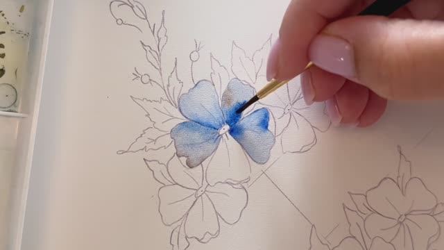Простой растительный орнамент с голубыми цветами. Бесплатный урок для начинающих