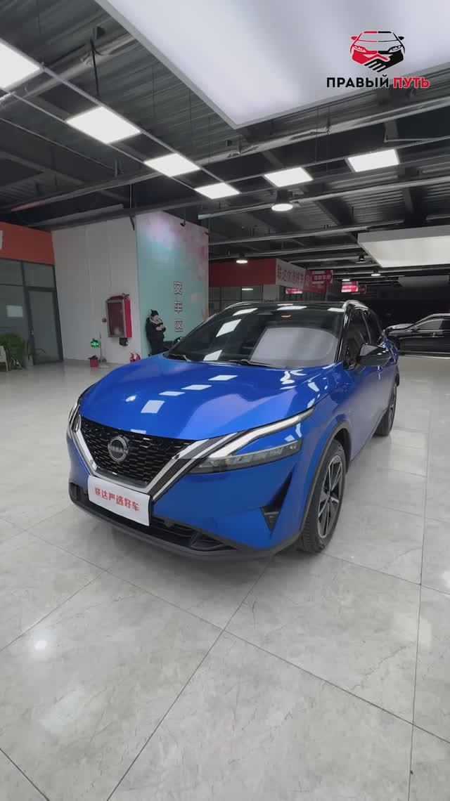 В Китае осматриваем Nissan Qashqai с пробегом 11000 км. 2023 года. смотреть онлайн