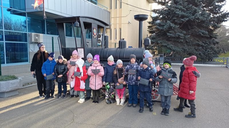 Председатель Общественного совета при Анапском ЛОВДТ организовал для школьников экскурсию смотреть онлайн