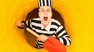 Я ЗАСТРЯЛ В 100 СЛОЯХ ОДНОГО ЦВЕТА! 🤡 ЗЛОЙ КЛОУН РЯДОМ!