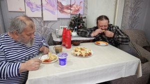 Бизнесмены из деревни Обсуждаем с папой Работу не на дядю и ВКУСНО КУШАЕМ влог ПОДВАЛ ИЛЬИЧА