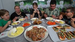 мукбанг. всех с рождеством христовым