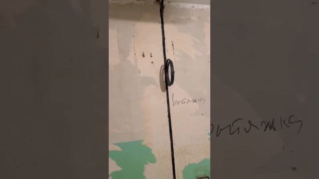 За один день сделали новую черновую электропроводку в квартире вторичке 44 кв/м смотреть онлайн