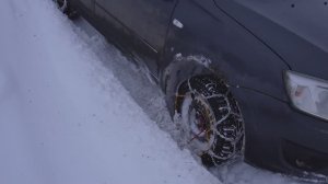 Помогают ли цепи противоскольжения выехать из глубокого снега? Тест
