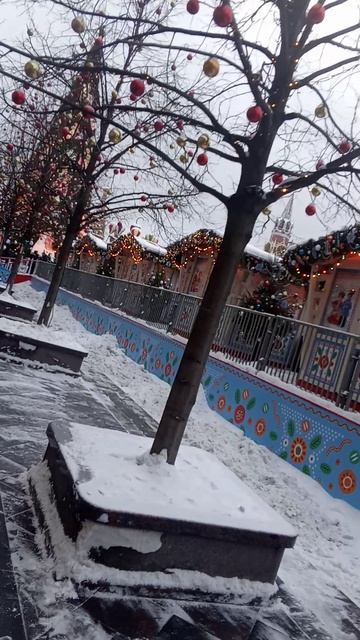 Каток ГУМа в Москве смотреть онлайн