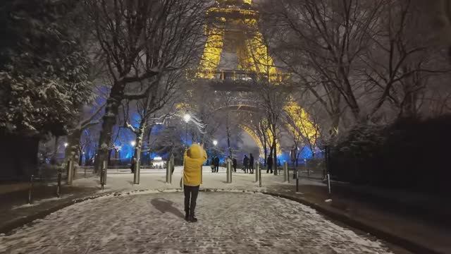 5 января 2026 года – Снегопад в Париже ❄️ Рядом с Парижем | Прогулка по Парижу в снегу смотреть онлайн