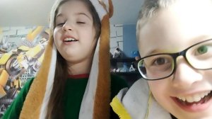 Челендж испытание с огненными конфетами