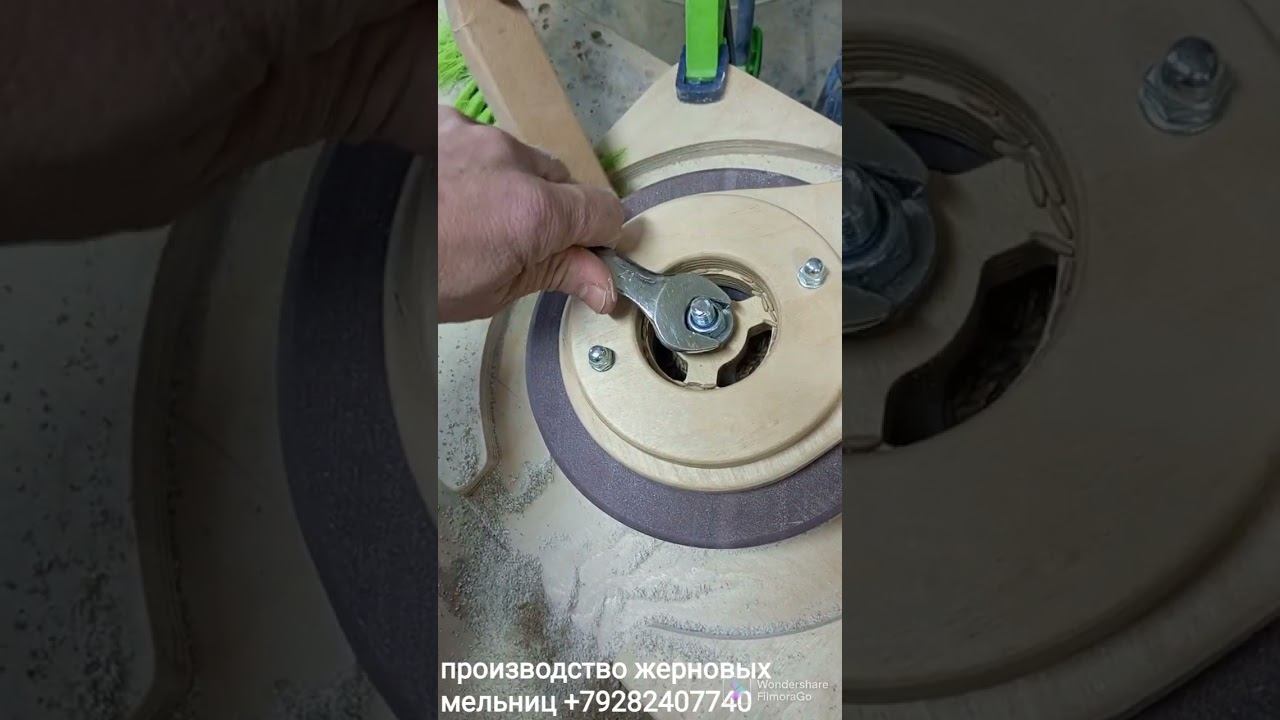 Мука ржаная помол на жерновой ручной мельнице МР-20, мелкий помол и отличная производительность!!! смотреть онлайн