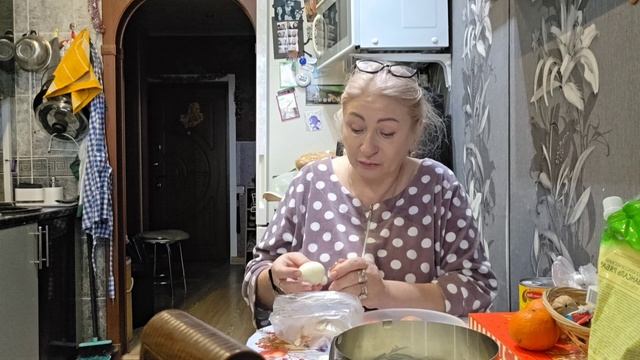 ЖДУ ГОСТЕЙ!ГОТОВЛЮ САЛАТ ИЗ КУРИЦЫ И АНАНАСОВ! смотреть онлайн