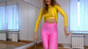 Девушка в розовых Лосинах.Стильные и разнообразные женские образы.