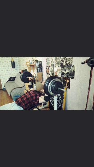 Жим лёжа на наклонной скамье 130×3 (Shorts)