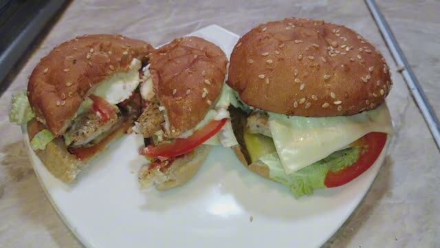 Бургеры домашние с жареным мясом 🍔