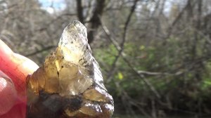 Нашел загадочный кристалл!