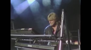 🄰🄳🄴🄻🄴 & 🄼🄾🄳🄴🅁🄽 🅃🄰🄻🄺🄸🄽🄶 - 🅂🄴🅃 🄵🄸🅁🄴 🅃🄾 🅃🄷🄴 🅁🄰🄸🄽 (🄻🄾🅄🄸🄴 🄼🄸🅇)