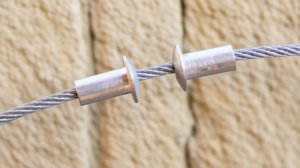 Самодельный «проволочный нож» из троса — идеально чистит грядки и убирает сорняки за секунды!