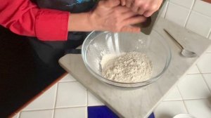 Печенье с горгонзолой и  карамелизированной грушей