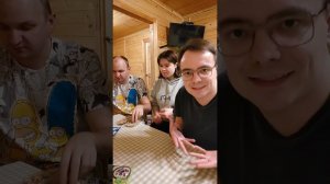 Мы вновь все вместе на даче!