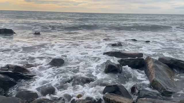 Съездили с сестрой в Анапу На улице +15 смотреть онлайн