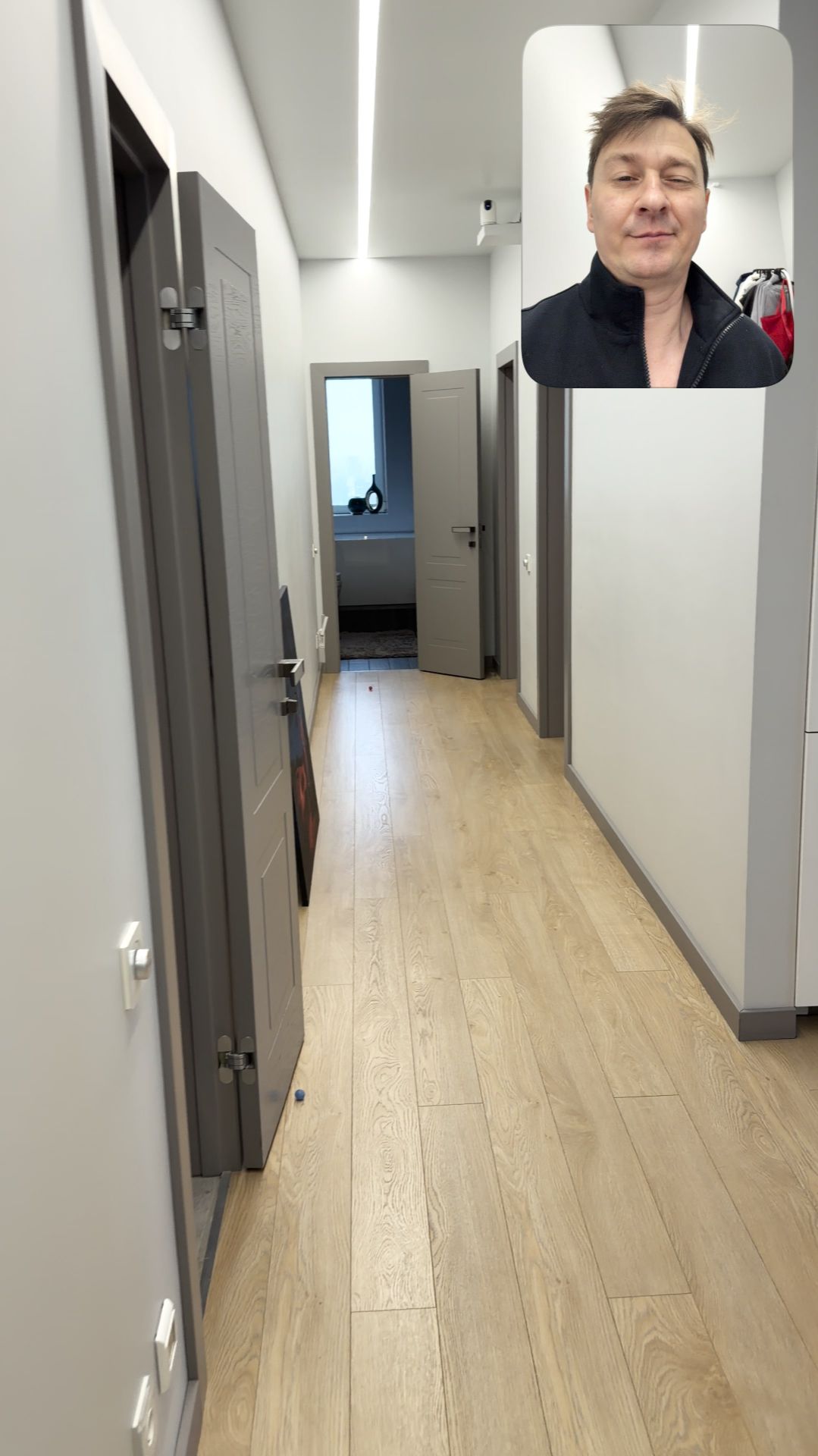 Получается что я один дома не работаю... смотреть онлайн