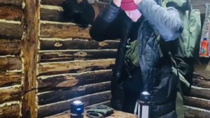 НОЧЬ ПЕРЕД РОЖДЕСТВОМ в ЗИМНЕМ ЛЕСУ в ТЕПЛОЙ ИЗБЕ