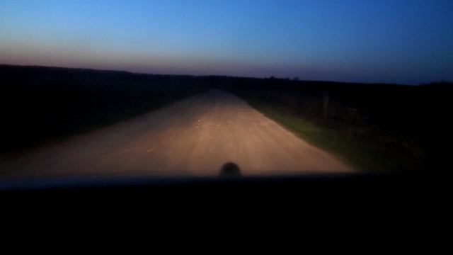 По дороге на озеро Пивочная 4 мая 2014 года    (Олег, Алик и Татьяна)