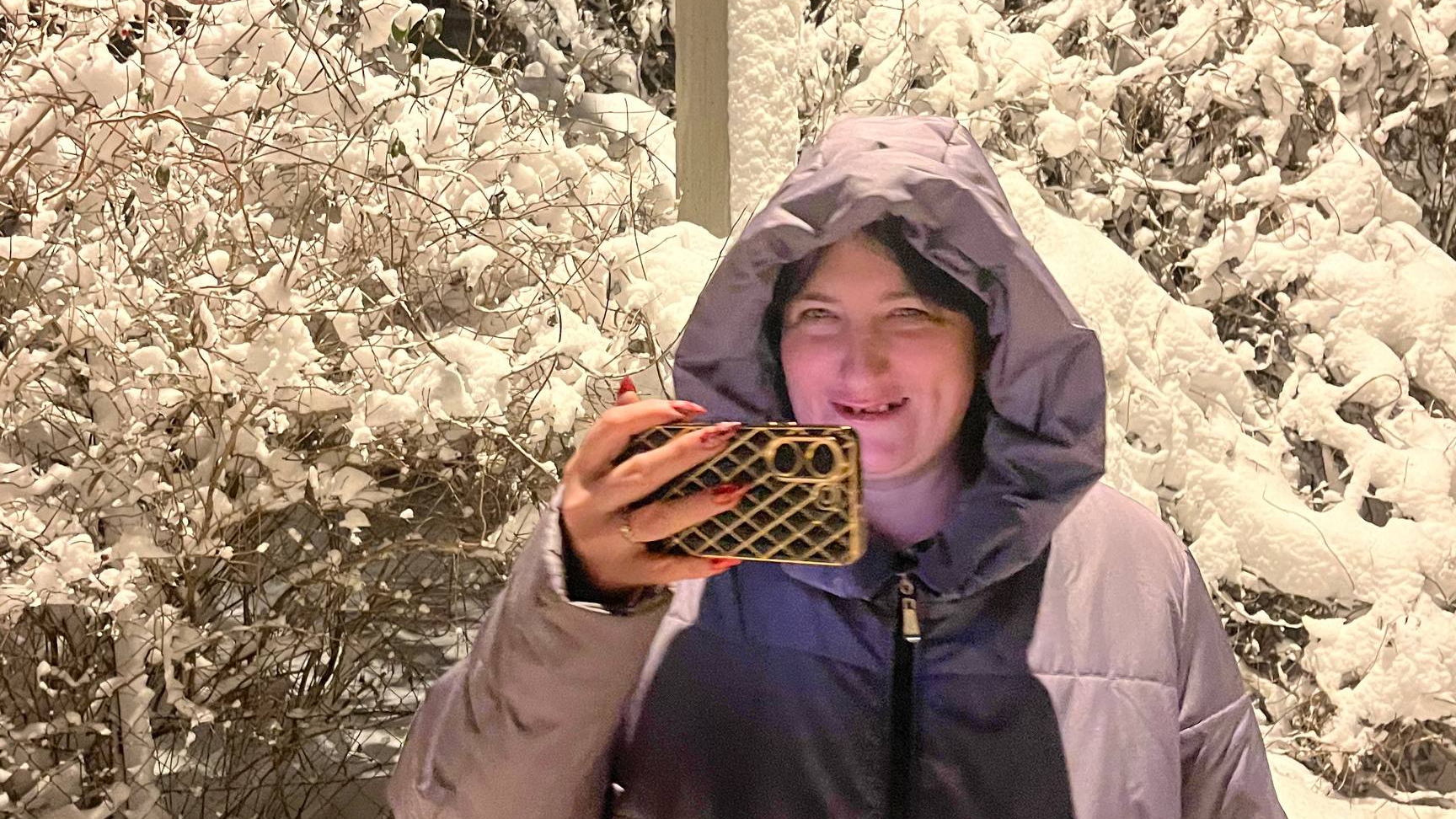 Новый год Новый год разноцветные хлопушки смотреть онлайн