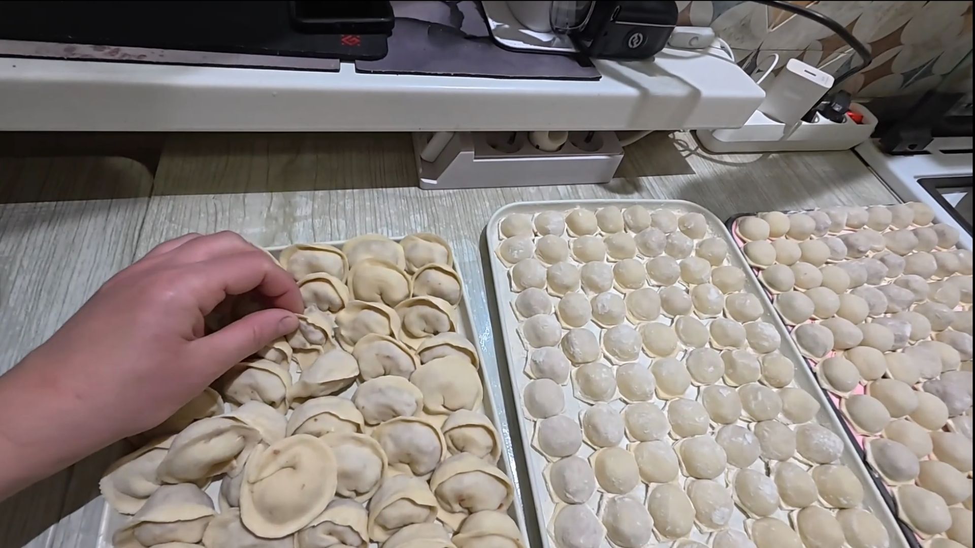 Хлопочем с мужем на кухне смотреть онлайн