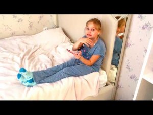 ВЛОГ Алиса начала ЗАКРЫВАТЬСЯ В КОМНАТЕ ! Мои покупочки для дома ! Сюрприз от любимого !