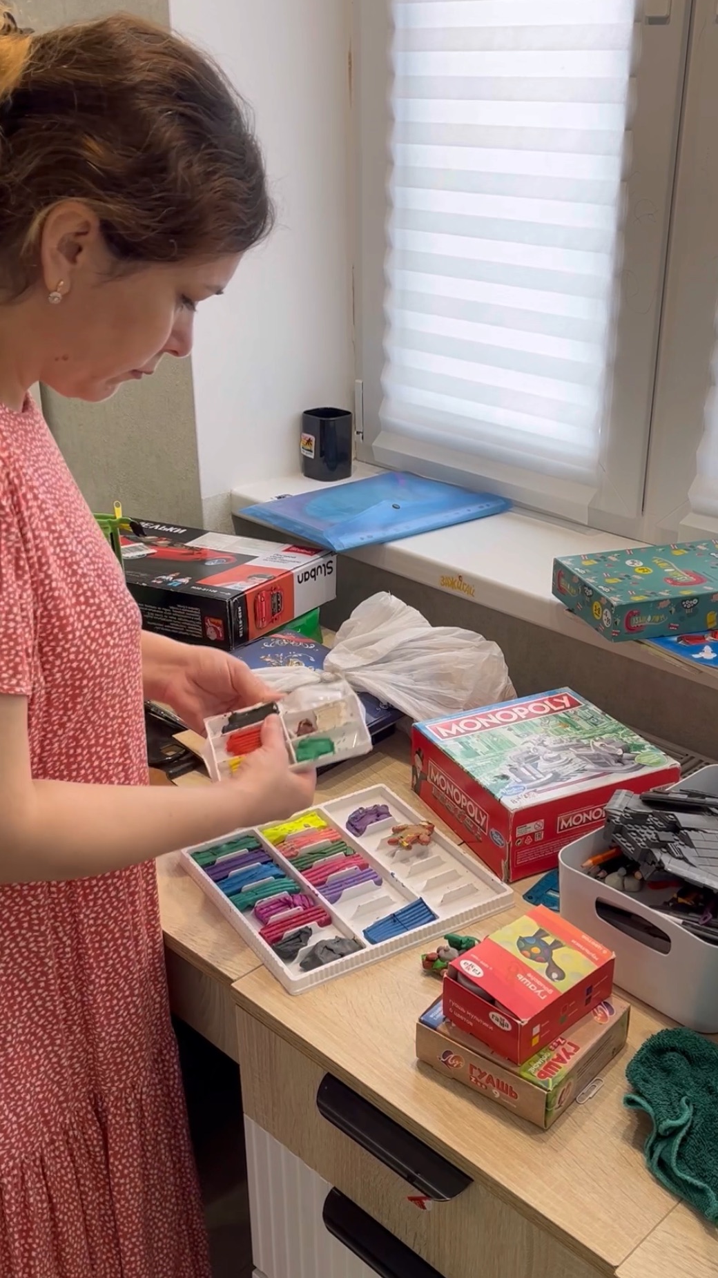 Убираюсь в детской. Готовлюсь к Новому году.