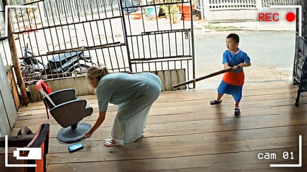 САМЫЕ НЕЛЕПЫЕ МОМЕНТЫ, СНЯТЫЕ НА КАМЕРУ НАБЛЮДЕНИЯ