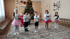 Музыкальная игра  Снег руками нагребаем