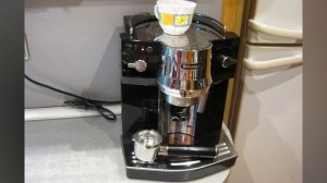 Кофемашина DeLonghi EC820