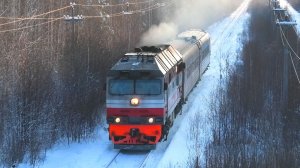 ТЭП70-0515 с пригородным поездом Алапаевск - Предтурье прибывает на станцию Бабушкино