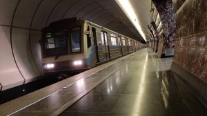 Красивое Метро Москвы подборка станций и поезда 81-717