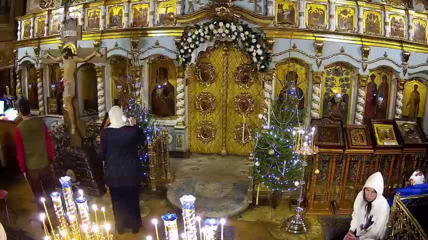 Рождество Господа Бога и Спаса нашего Иисуса Христа. Полиелейная Утреня. Литургия. в 00.00. смотреть онлайн