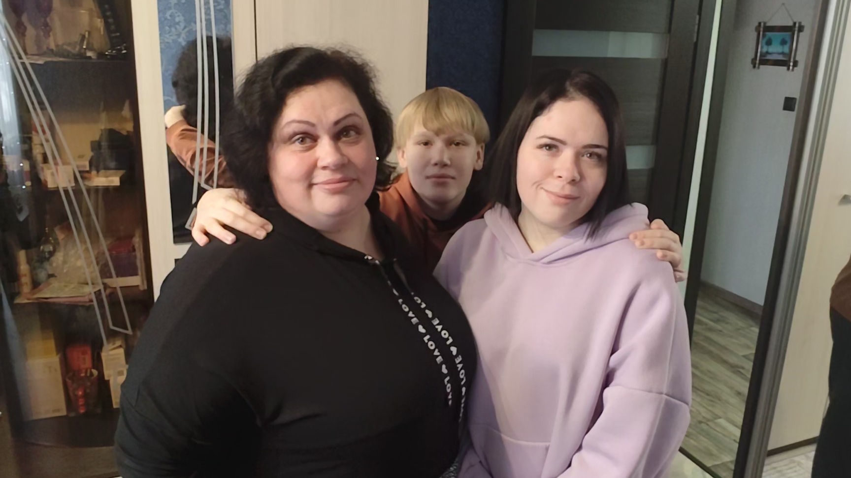 Как проводим время. Небольшие покупки. С РОЖДЕСТВОМ ВАС. Весточка от мужа. Бургеры. смотреть онлайн