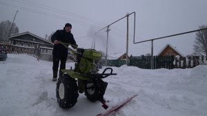 Деревенские будни.Борьба со снегом
