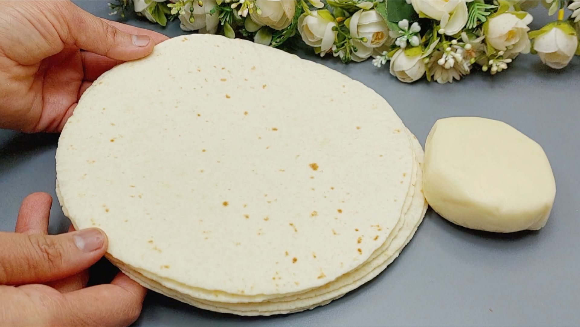 У вас есть лаваш и сыр. Научила всех подруг готовить такую завтрак.Подружки в восторге от результата смотреть онлайн