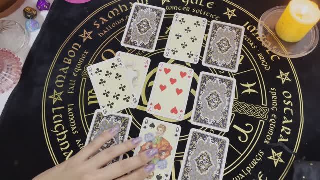 Его отношение к Вам. Гадание на игральных картах смотреть онлайн