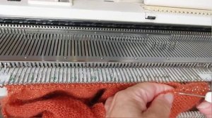 Соединение плечевых швов и стойки горловины