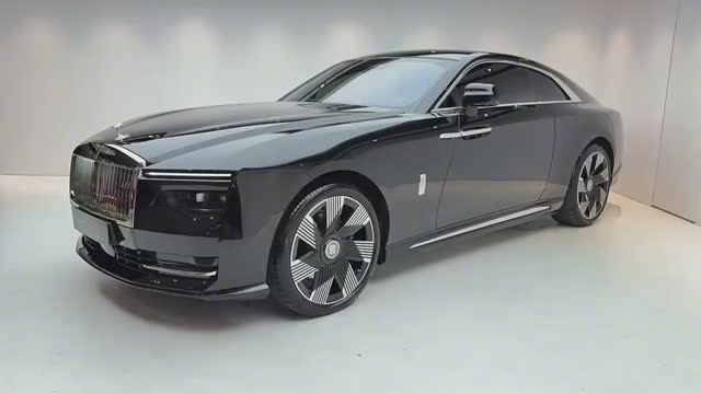 Rolls-Royce Chrysler Shining 2025 года смотреть онлайн