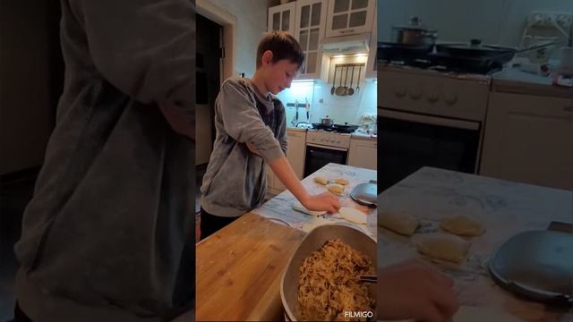 жарим пирожки смотреть онлайн