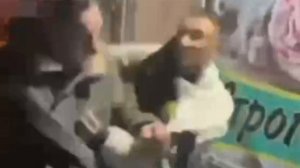 💥 Паренек мастерски уложил бухого скуфа!