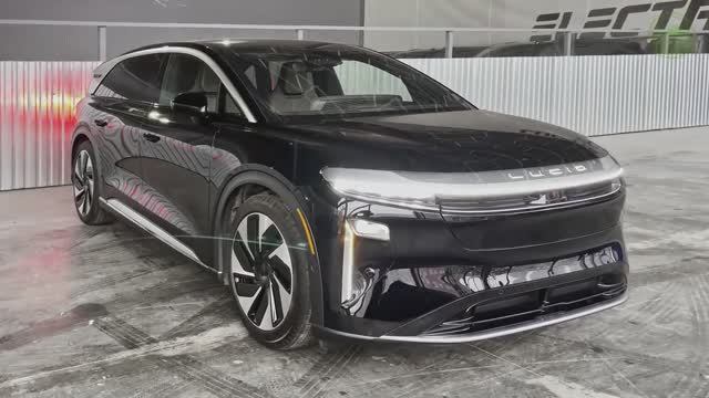 Lucid Gravity 2026 года смотреть онлайн