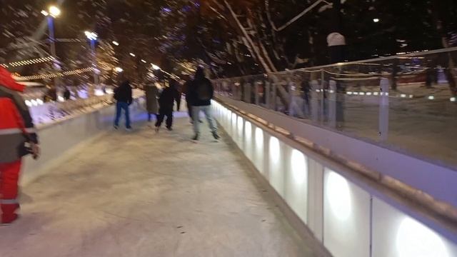 Каток в парке Северного речного вокзала.