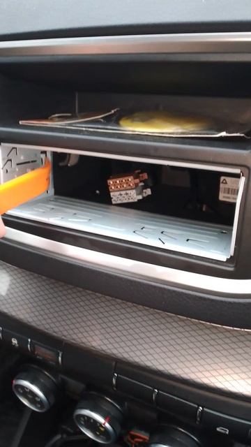 Отогнул рамку щупом от мультиметра смотреть онлайн